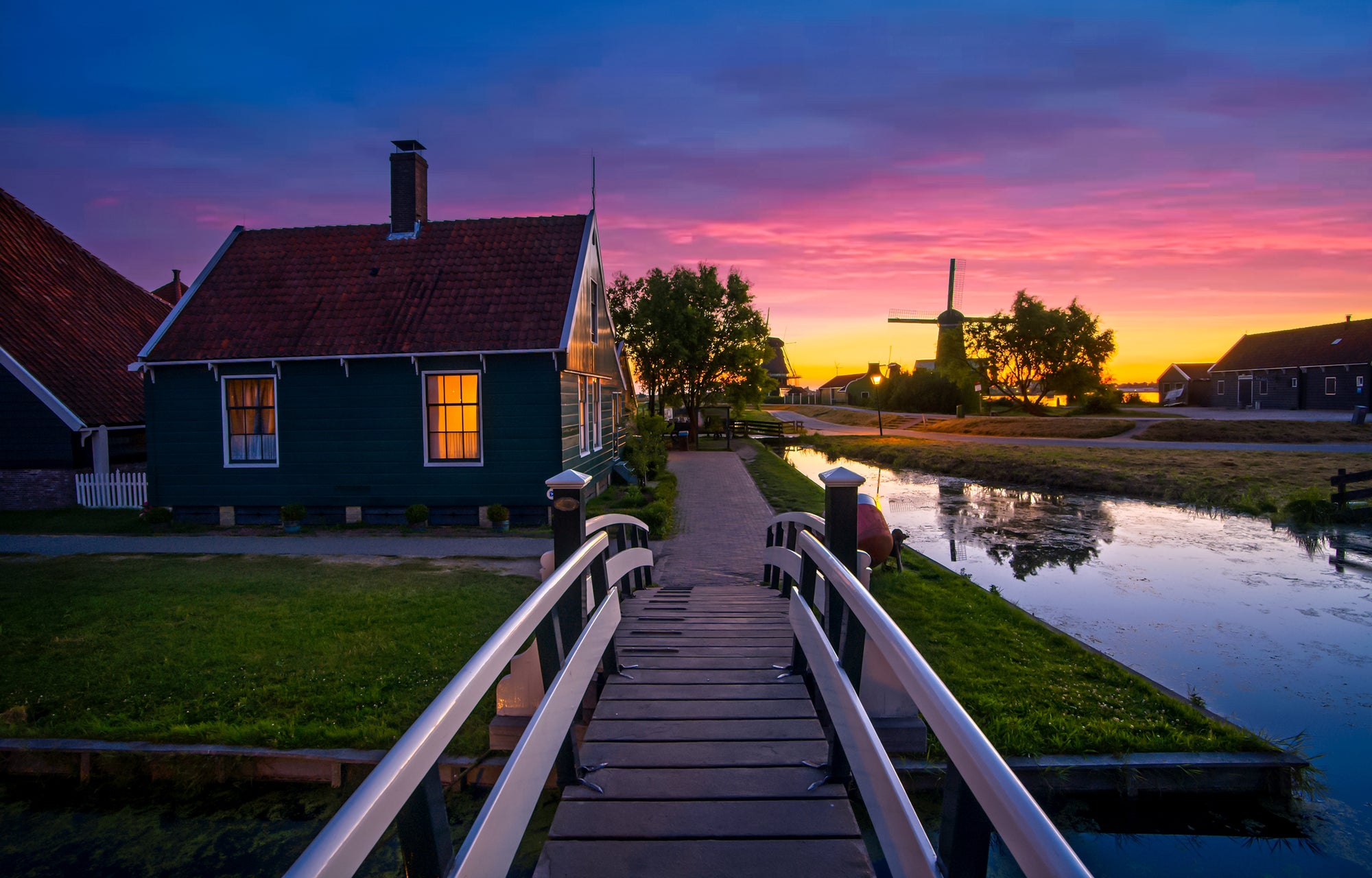 Tænd enheder baseret på solnedgang